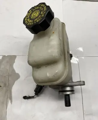 KIA Sorento Master brake cylinder