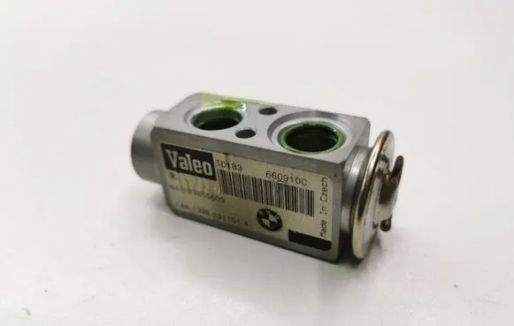 BMW 5 E39 Air conditioning (A/C) expansion valve 8371459 660910C