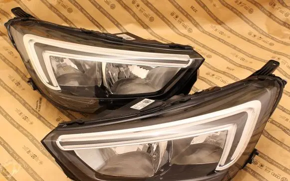 Opel Crossland X Headlights/headlamps set YQ00350780 YQ00349980