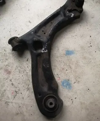 Volkswagen Jetta VI Front lower control arm/wishbone