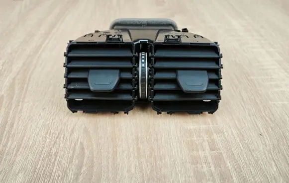 BMW 4 G22 G23 G24 G26 Rear air vent grill 5A05665N44