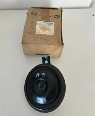 Hyundai Lantra I Horn signal 28R00110