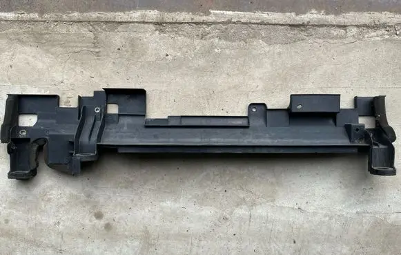 Nissan X-Trail T32 Bottom radiator support slam panel 21506