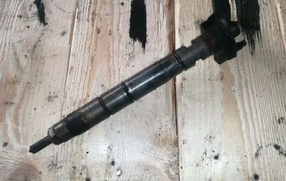 Audi A8 S8 D3 4E Fuel injector 0445115052 059130277AH