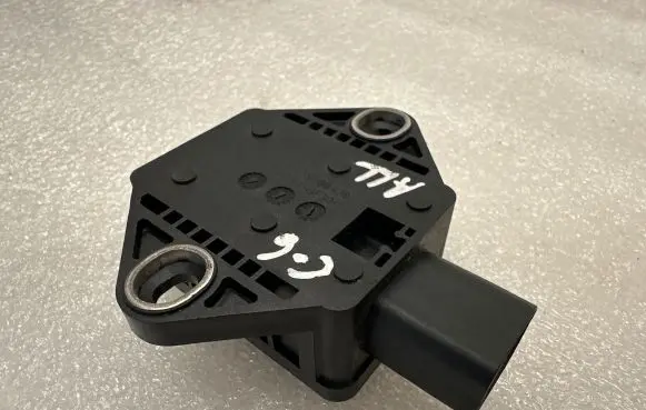 Audi A6 S6 C6 4F ESP acceleration yaw rate sensor 4F0907637