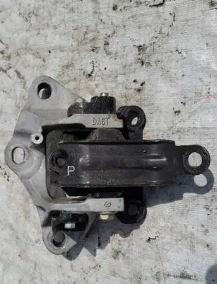 Mazda 3 II Engine mounting bracket DB2W39081