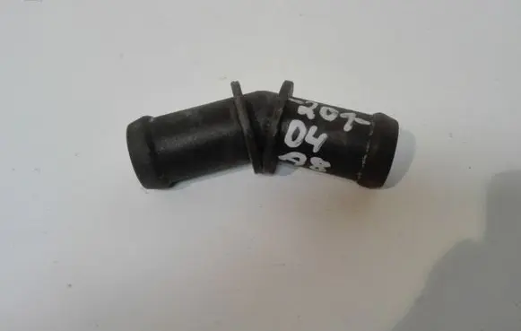 Audi A8 S8 D4 4H Engine coolant pipe/hose N105641