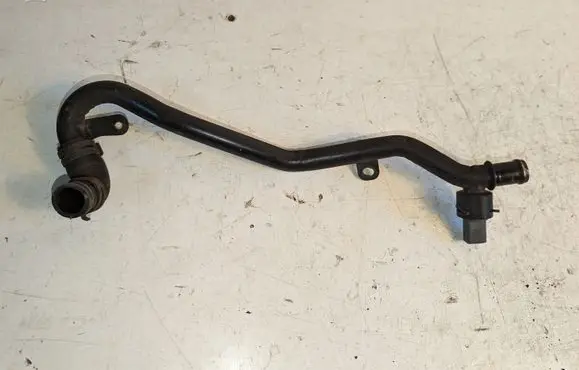 Volkswagen PASSAT CC Engine coolant pipe/hose 5N0121070L