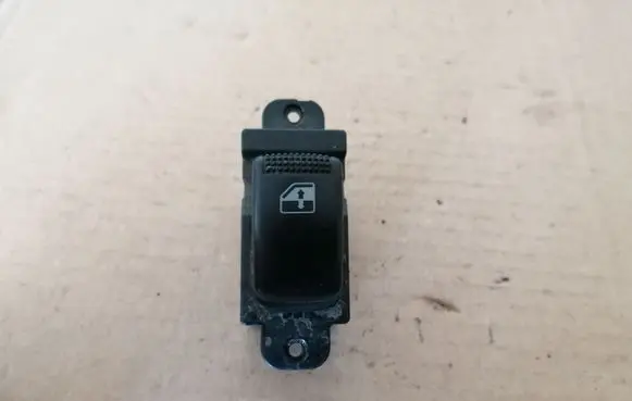 Hyundai Elantra Electric window control switch 935762D000