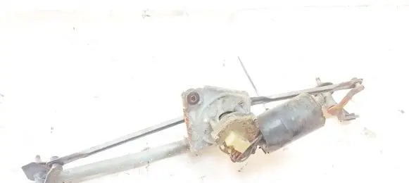 Opel Astra F Front wiper linkage and motor