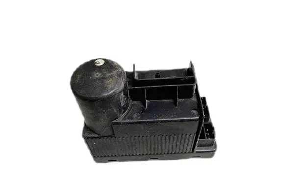 Mercedes-Benz C W202 Central locking vacuum pump 2028000048
