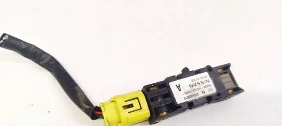 Nissan Primera Airbag deployment crash/impact sensor 0285003019 98830AY000