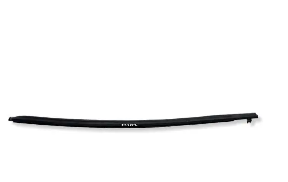 Nissan 350Z Front door glass trim molding 