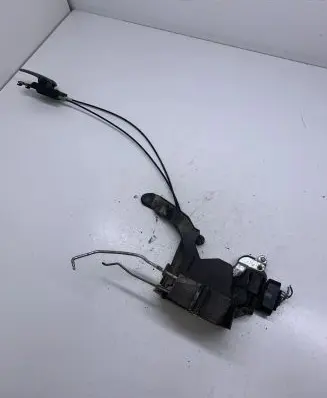 Toyota RAV 4 (XA20) Front door lock