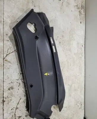 Engine bonnet/hood lock trim molding