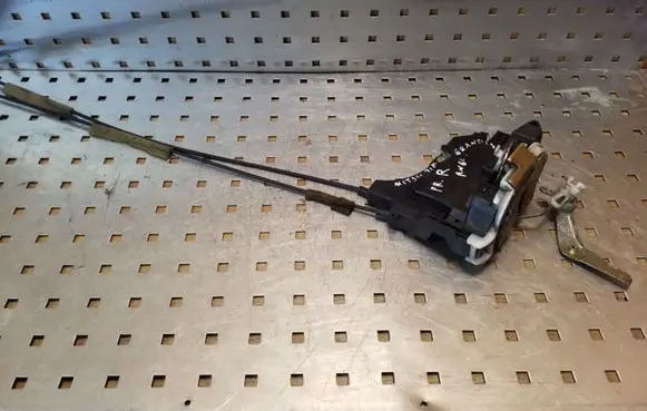 Mitsubishi Grandis Front door lock