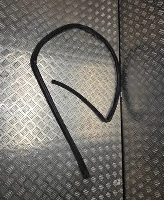 Nissan Terrano Rear door rubber seal (on body) 