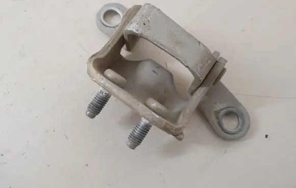 Toyota Land Cruiser (HDJ90) Rear door upper hinge