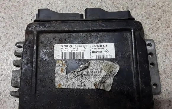 Renault Scenic I Engine control unit/module 8200028833
