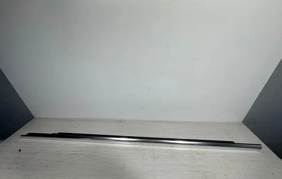 Mercedes-Benz GLC C254 Front door glass trim molding A2547200500