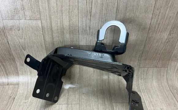 Porsche Cayenne (9Y0 9Y3) Fender mounting bracket 9Y0821138 9Y0821472 9Y0821132B