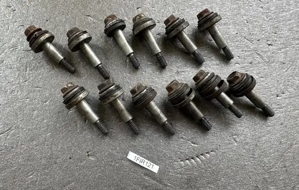 Nissan Patrol Y60 Nuts/bolts 13275V7204 13268V7213