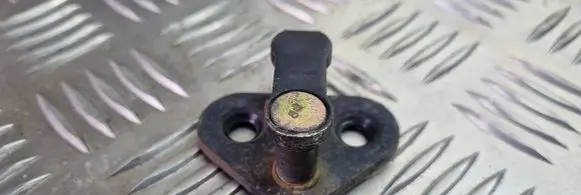 Peugeot 106 Front door lock loop/hook striker 
