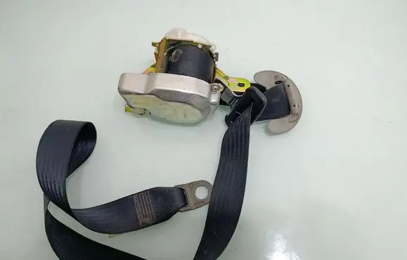 Toyota Corolla Verso AR10 Front seatbelt 7P2140P