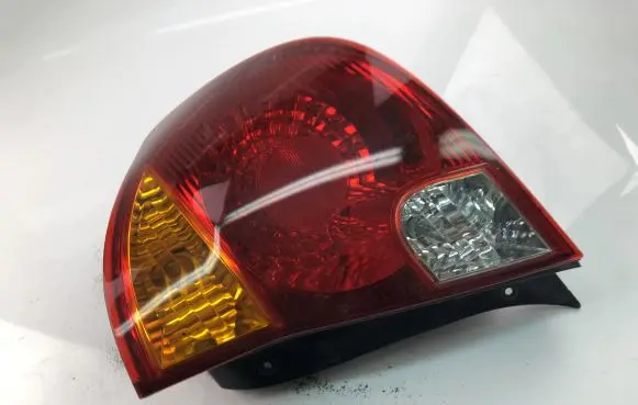 Hyundai Accent Tailgate rear/tail lights