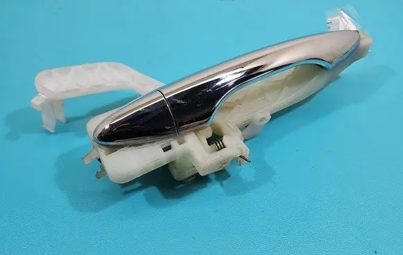 Rear door exterior handle