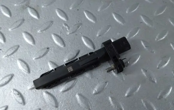 BMW 1 F40 Crankshaft position sensor 7806782
