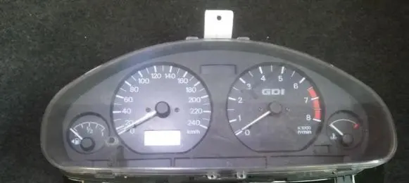 Mitsubishi Carisma Speedometer (instrument cluster) mr308415