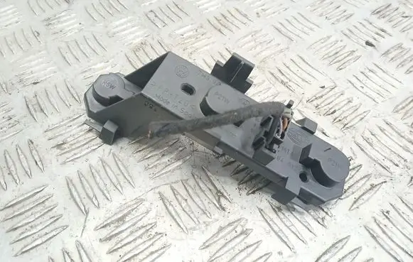 Volkswagen Sharan Tail light bulb cover holder 7M3945258