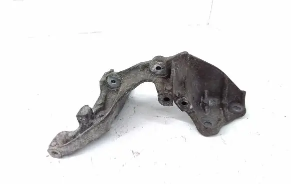 Opel Vivaro EGR valve cooler bracket 147174072R
