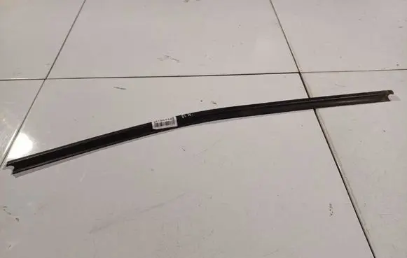 Opel Combo C Front door glass trim molding 