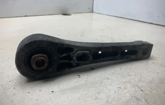 Volkswagen Touran I Engine mount bracket 3C0199855A