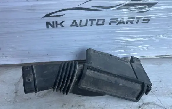 Volvo XC70 Air intake duct part 30741368 BT7RA