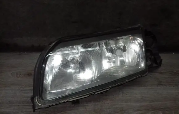 Volvo S80 Headlight/headlamp 89005046 8620662