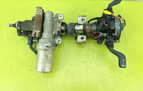 Opel Combo C Power steering pump 24463940