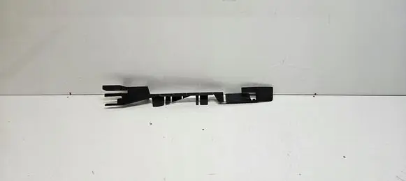 Volkswagen Polo VI Intercooler air channel guide 