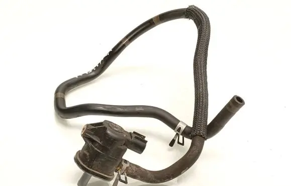Toyota Yaris XP210 Vacuum valve 90910TC001