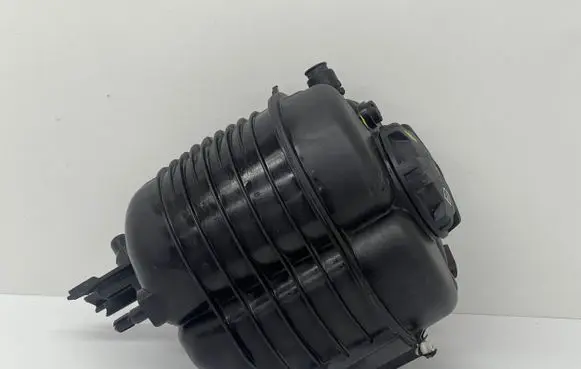 BMW 2 G42 Coolant expansion tank/reservoir 8610652 1713 18779811