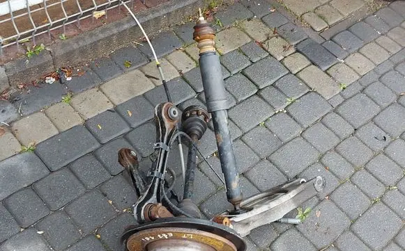 BMW 1 E81 E87 Stub axle 