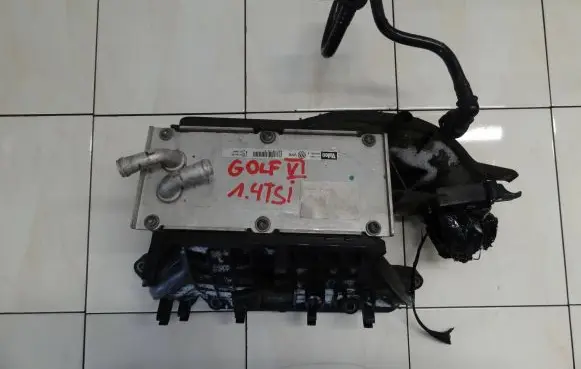 Volkswagen Golf VI Intake manifold 03C129711AD