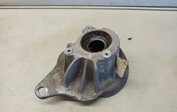 Volvo XC70 Coil spring/strut mount 8672095
