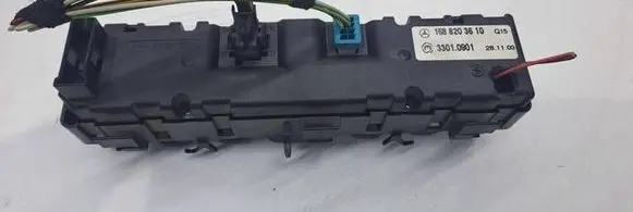 Mercedes-Benz Vaneo W414 Wing mirror switch 1688203610 33010901