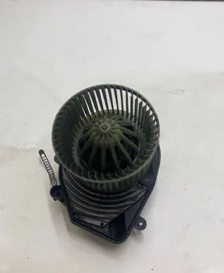 Volkswagen PASSAT B5 Heater fan/blower 740221233F 8D1820021