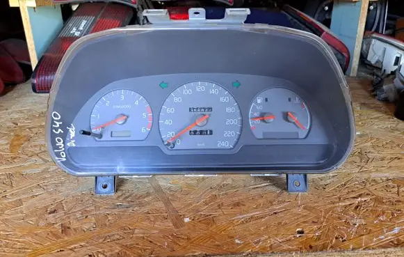 Volvo S40, V40 Speedometer (instrument cluster) 30813195 30813195007 30800600