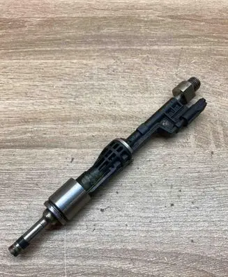 BMW 5 F10 F11 Fuel injector 0261500063 1364756860713 0601925