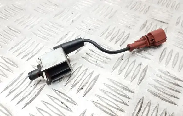Skoda Octavia Mk3 (5E) Turbo solenoid valve 04L907284
